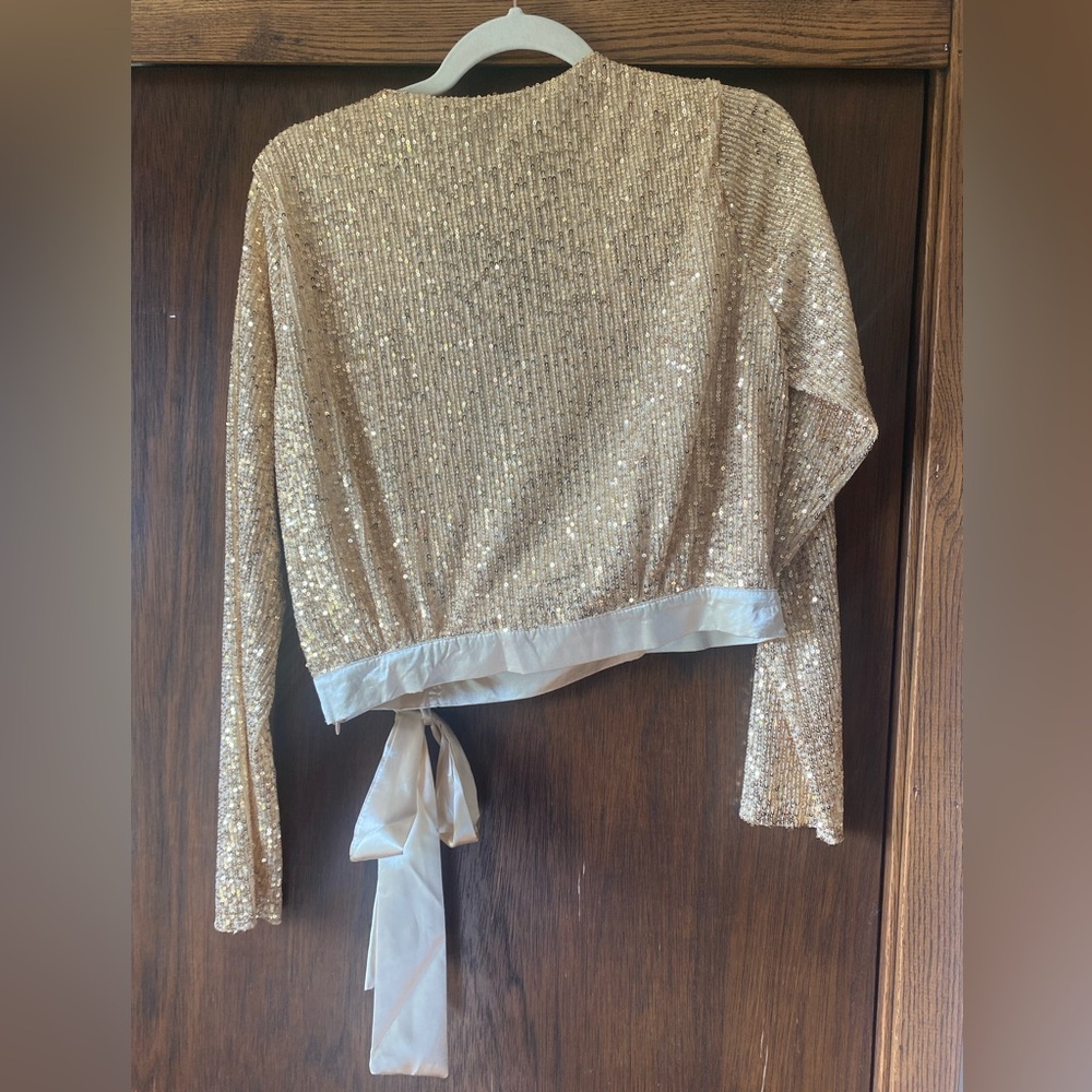 NWT Lulus She's Got It All Gold‎ Sequin Faux-Wrap Long Sleeve Crop Top - Picture 6 of 6